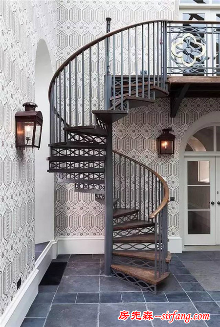 一张壁纸可以让楼梯如此漂亮