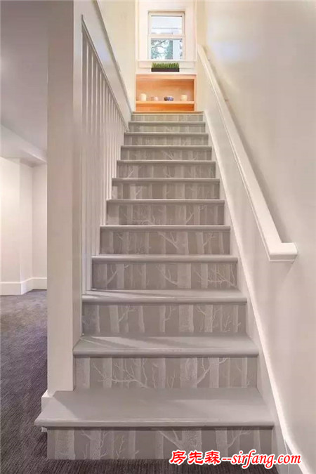 一张壁纸可以让楼梯如此漂亮