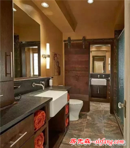 啥？浴室可以装木门，还能这样装？