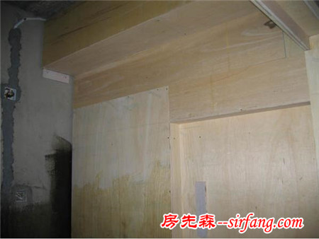 老婆脑洞大开，把所有墙敲了做柜，老公亲自施工