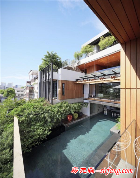 实木+超大游泳池，真正的泰国豪华别墅长什么样？