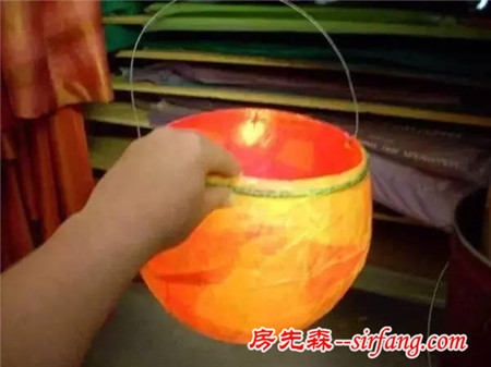 中秋节不只是吃月饼，和孩子DIY个创意灯笼吧！
