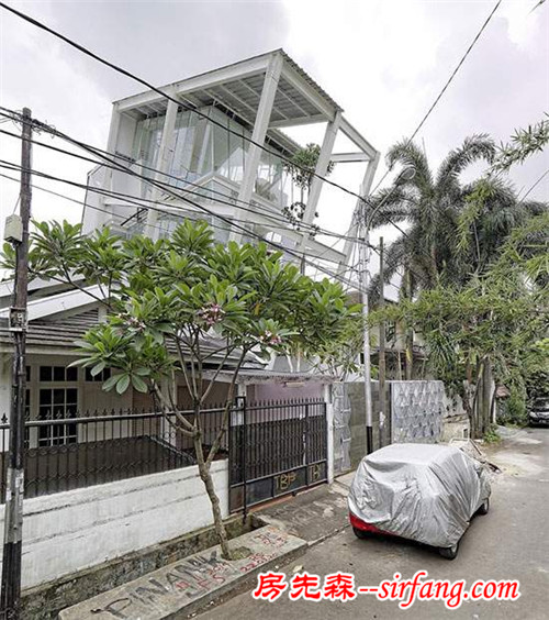 傾斜的私人住宅 跟比薩斜塔有一拼