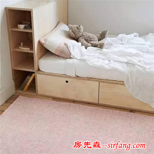 家里的沙发和床背后原来藏着惊喜！只需要挪一挪