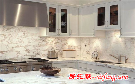 點(diǎn)石家裝教你挑選廚房防油板，遠(yuǎn)離油漬煩惱