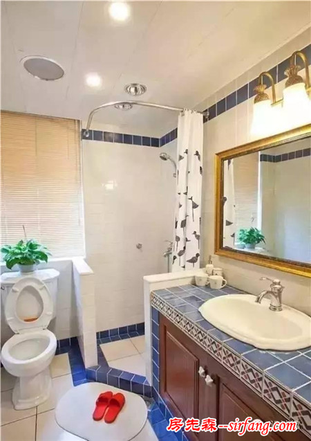 小卫生间做干湿分离，浴帘是最好的选择！