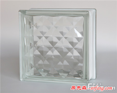 玻璃砖多少钱一平方？玻璃砖有哪些特性?