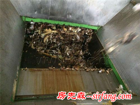 沙坪坝：这台机器很霸气 专“吃”大件旧家具