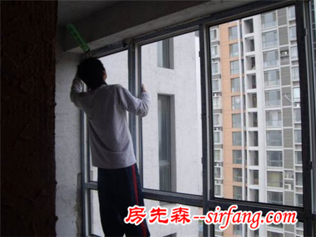 封阳台的塑钢窗装错了很危险！快看看你家装对了吗