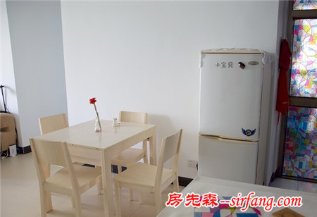 半年辛苦劳作 年轻小伙儿装修飘逸灵动的简约家