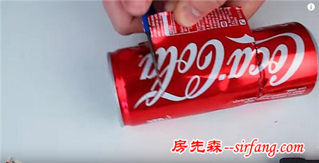 室友用易拉罐就把宿舍柜门打开了，赶紧把这种锁换了