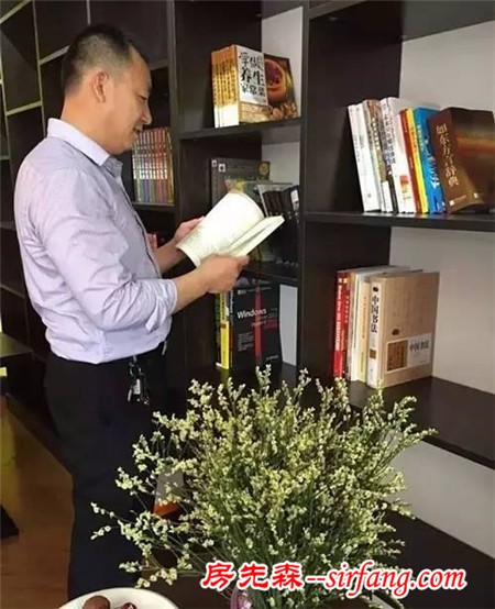 晒书房之七你家是否书香门第？也来晒一个！