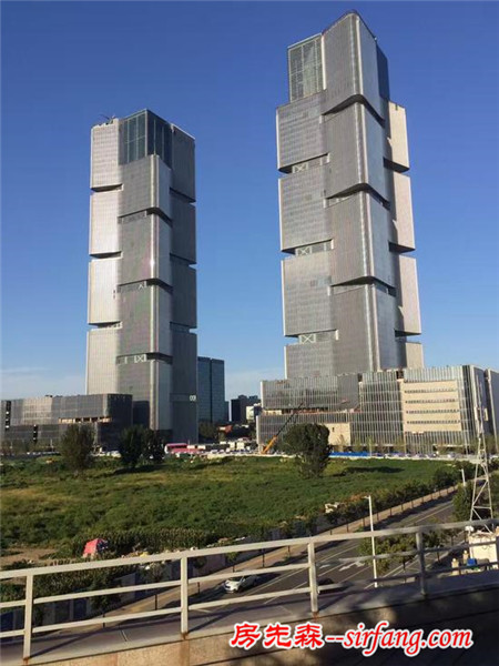 80位艺术家空降中原285米双子塔 中国公共美术馆时代来临?!