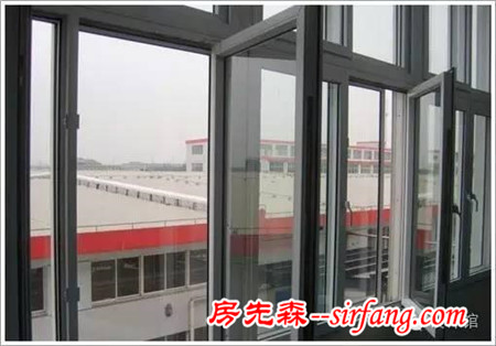 封陽(yáng)臺(tái)，除了好看，耐用也很重要！
