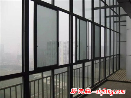 封陽(yáng)臺(tái)，除了好看，耐用也很重要！