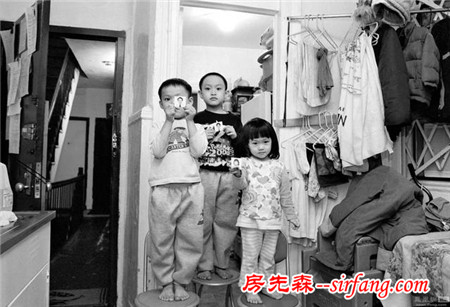挣扎在纽约的华人，三代人拥挤在30平米的蜗居