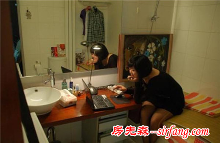 厕所和厨房公用的香港奇葩蜗居，还好意思说你房子小
