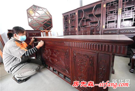 河北武邑：雕刻家具走出國門