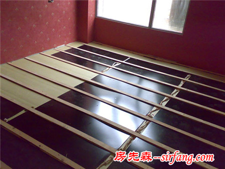 装这种地暖的人都后悔了！又贵又不好，你家装了吗