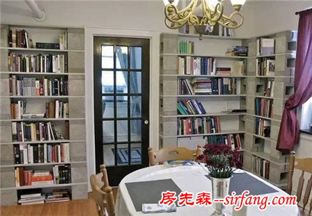 她将大家看不上眼的空心砖捡回家，摆好后，看见的都跑去搬砖了