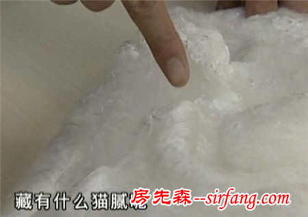你盖的蚕丝被有可能是低质柞蚕丝！专业人士教你N种方法鉴别真假蚕丝