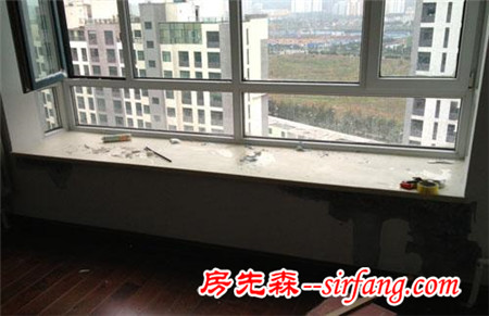 一下雨陽臺、飄窗就漏水？試試這些實(shí)用的補(bǔ)救方法