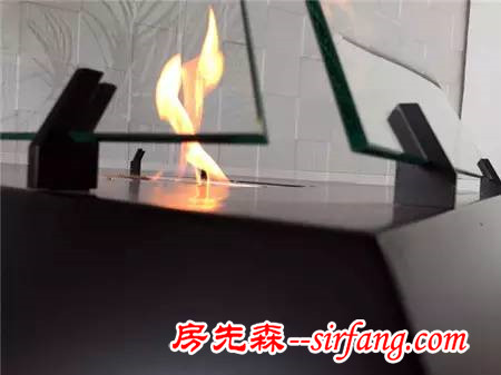 優(yōu)雅的玻璃金字塔暖爐