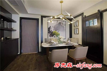 房子同時(shí)出現(xiàn)素雅和大綠兩個(gè)色系，看似沖突其實(shí)不