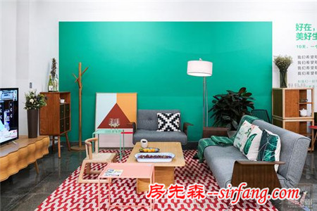好在 在地铁里搭建了“一个不可思议的房子”