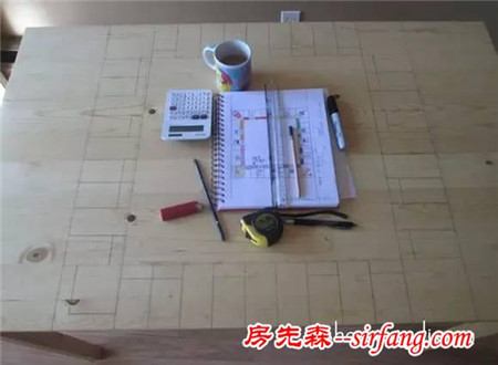 大富翁桌子手工制作 在木桌上雕刻大富翁地图