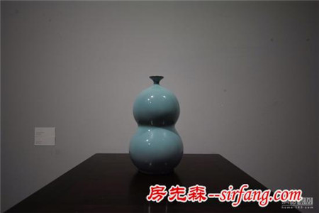 沪上吹起“唯有青风” 汝官瓷艺术置设展开展