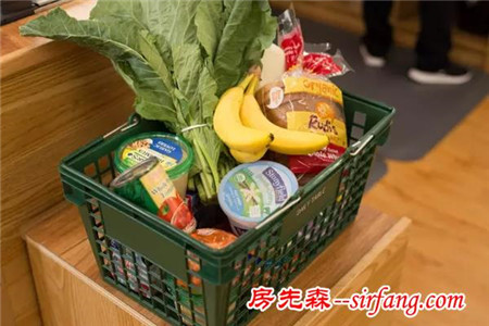 他70多岁高龄的美国老头，卖过期产品却获大赞
