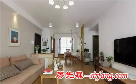 92平兩居室，木格屏風(fēng)化解入戶門正對(duì)衛(wèi)生間門
