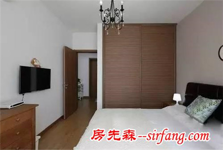 92平兩居室，木格屏風(fēng)化解入戶門正對(duì)衛(wèi)生間門