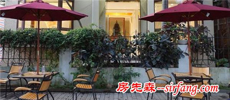 朋友就逛了一天这种会所后，家都不想回了