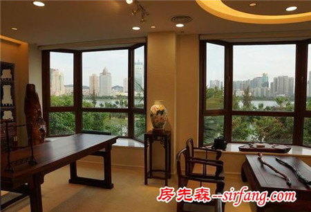 朋友就逛了一天这种会所后，家都不想回了