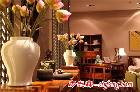 朋友就逛了一天这种会所后，家都不想回了