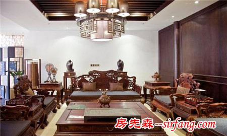 朋友就逛了一天这种会所后，家都不想回了