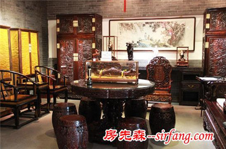 朋友就逛了一天这种会所后，家都不想回了