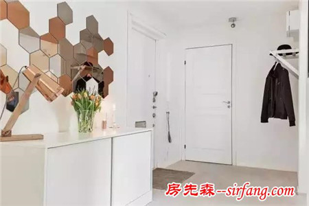 80㎡白色公寓 用木质元素与织物柔化温馨的家