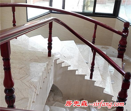 超漂亮的楼梯扶手，适合大部分自建房及挑空房。