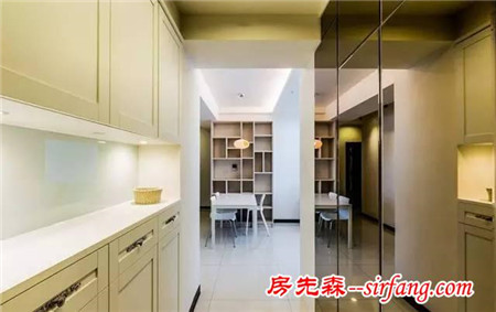 实案玄关，不止用来换鞋的