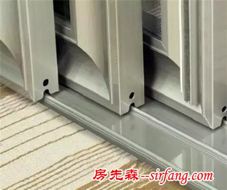 家里的推拉门脏得逼疯主妇？家政阿姨有几招绝活，立马干干净净！