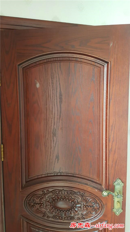请问原木、实木复合、密度板等种类的门有什么区别，家用哪个种类的门比较合适？