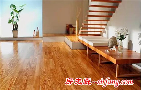 家装地板如果是实木的，安装采暖的时候就要注意了