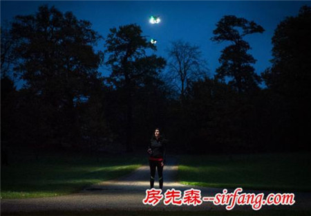 Fleetlights：无人机充当路灯提供跟踪照明服务