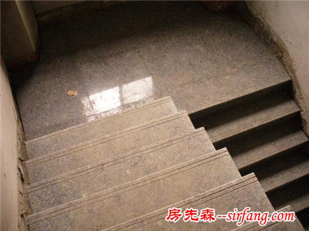 楼梯怎么处理才能防滑？快来看看这些妙招！