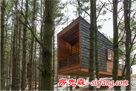 在冬日的暖阳里 住一间温暖的小木屋