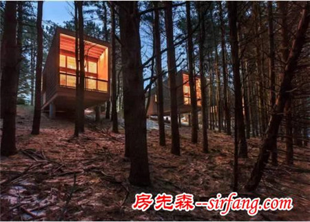 在冬日的暖阳里 住一间温暖的小木屋