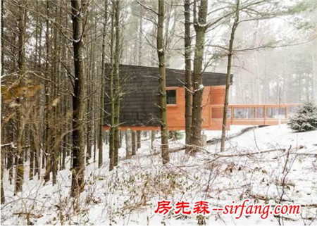 在冬日的暖阳里 住一间温暖的小木屋